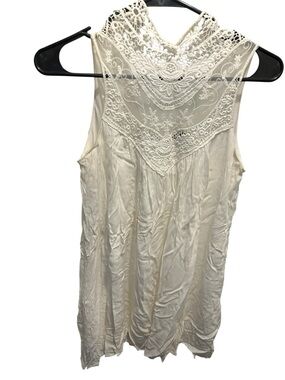 J for Justify Ivory Lace-Trim Sleeveless Top